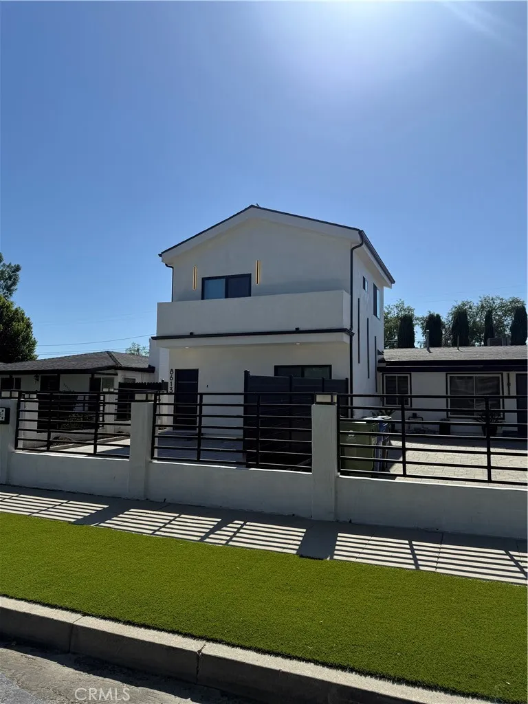 8613 Oakdale Avenue Winnetka, CA 91306