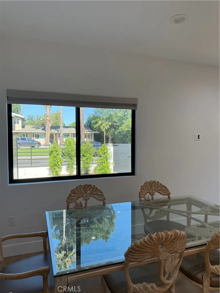 8613 Oakdale Avenue Winnetka, CA 91306