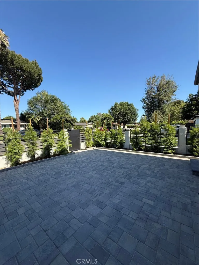 8613 Oakdale Avenue Winnetka, CA 91306