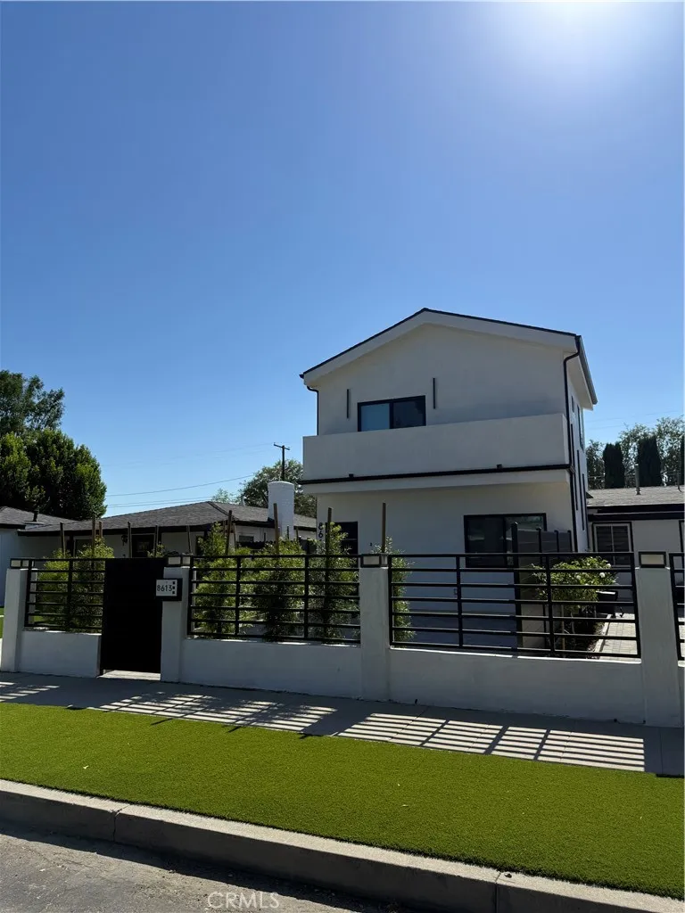 8613 Oakdale Avenue Winnetka, CA 91306