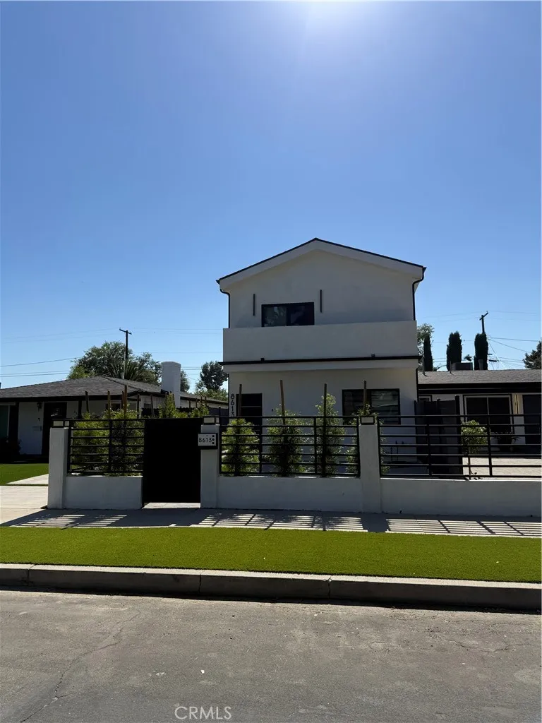 8613 Oakdale Avenue Winnetka, CA 91306