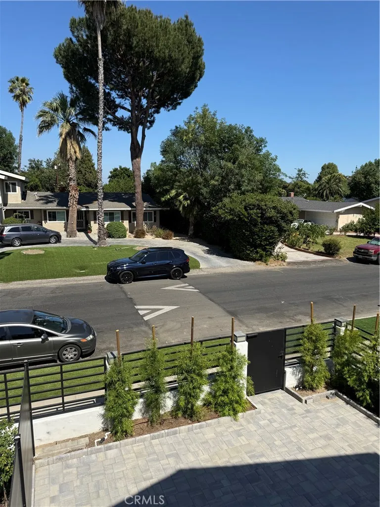 8613 Oakdale Avenue Winnetka, CA 91306