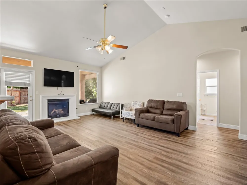 6249 W Dovewood Fresno, CA 93723