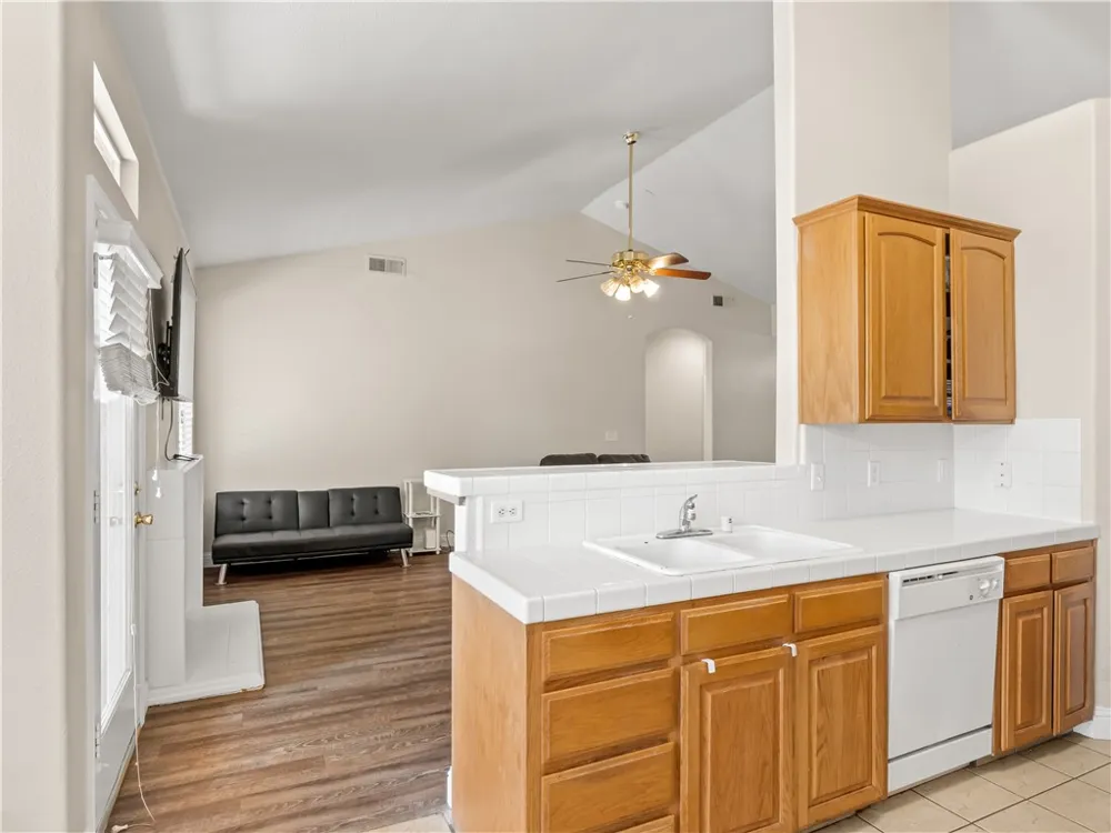 6249 W Dovewood Fresno, CA 93723