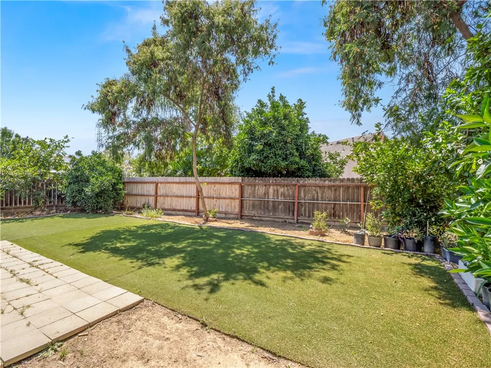 6249 W Dovewood Fresno, CA 93723
