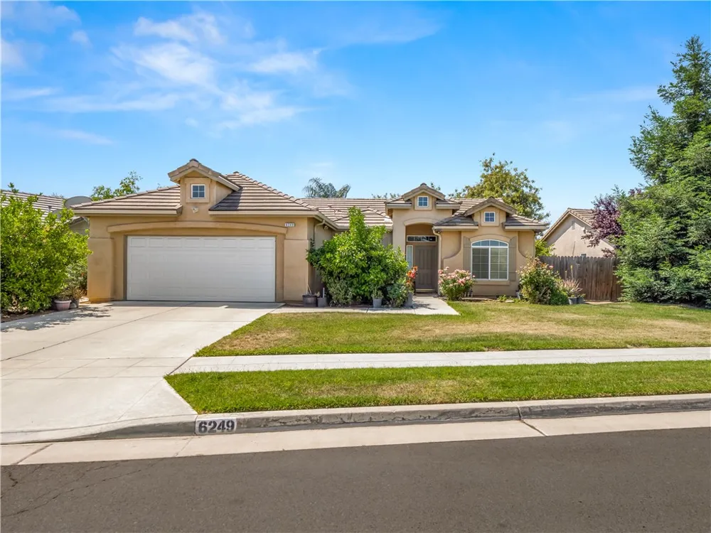 6249 W Dovewood Fresno, CA 93723