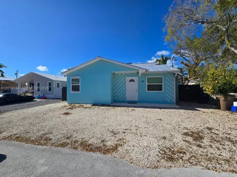37 Orange Dr
