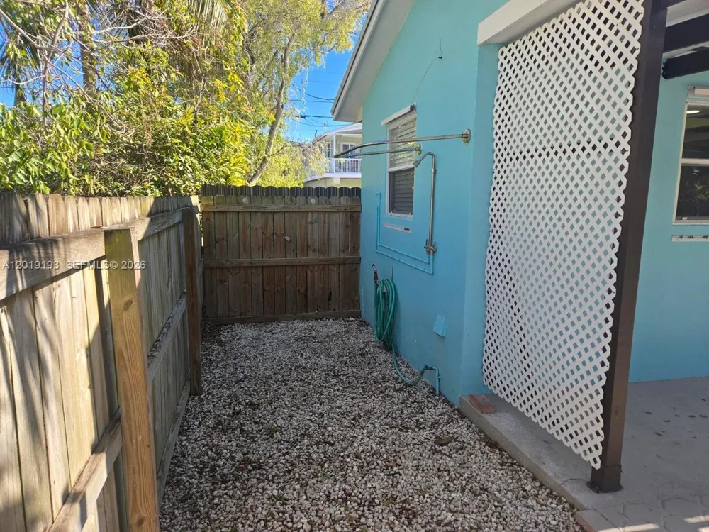 37 Orange Dr Key Largo, FL 33037