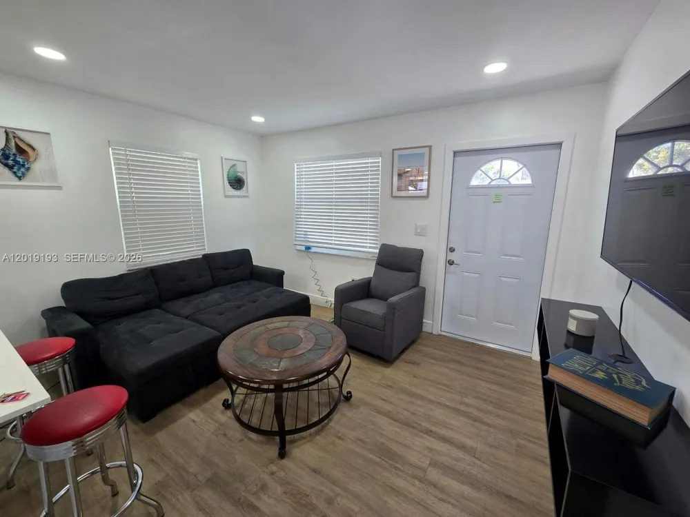37 Orange Dr Key Largo, FL 33037