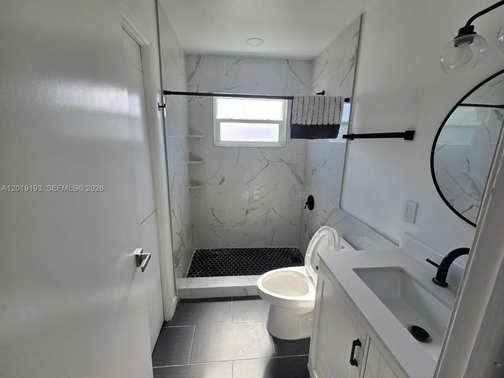37 Orange Dr Key Largo, FL 33037