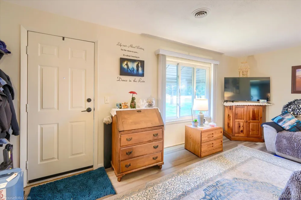 9254 Genesee Road Thetford Township, MI 48458