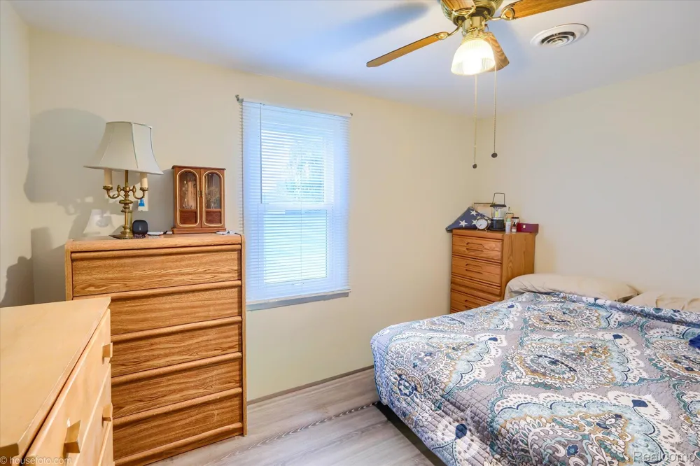 9254 Genesee Road Thetford Township, MI 48458