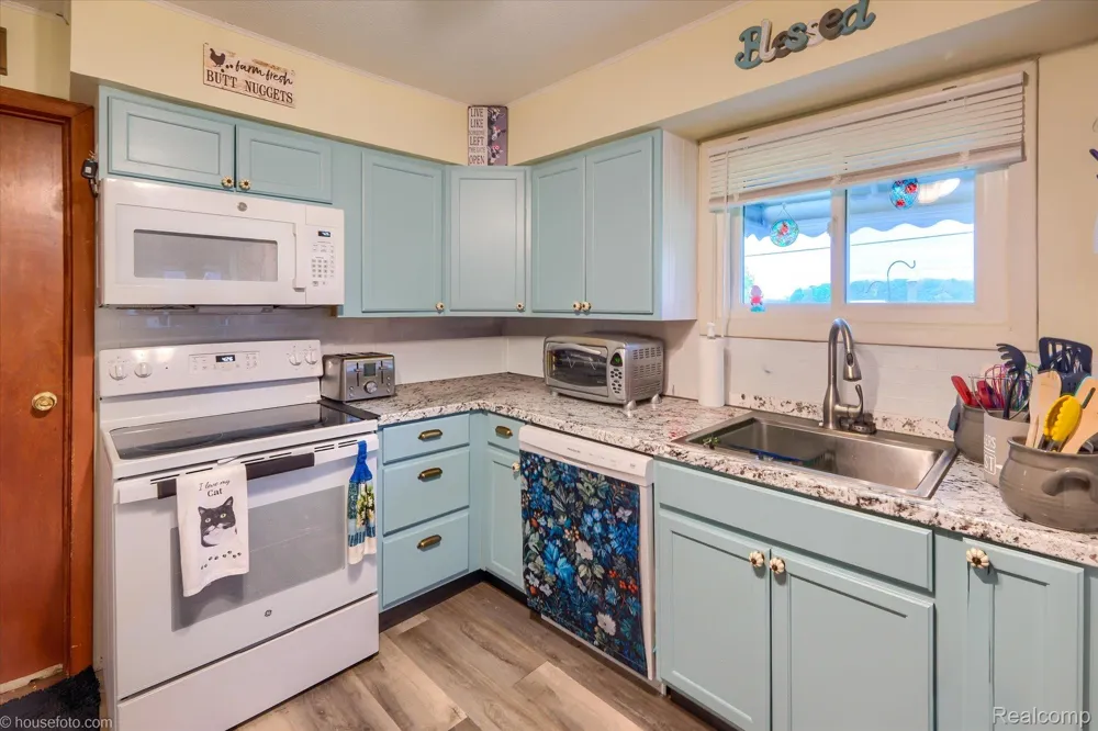 9254 Genesee Road Thetford Township, MI 48458
