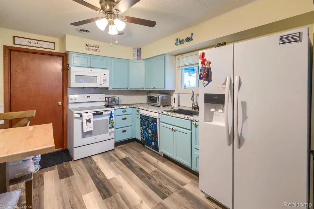 9254 Genesee Road Thetford Township, MI 48458