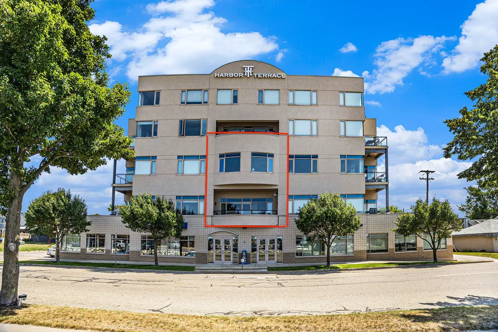 105 W Danaher Street #201 Ludington City, MI 49431