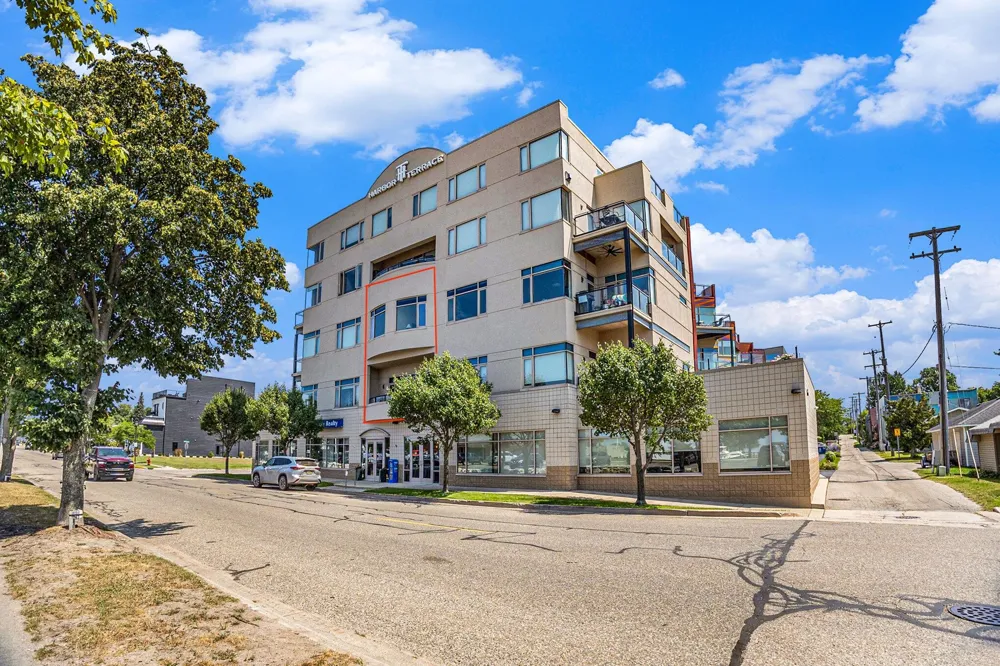 105 W Danaher Street #201 Ludington City, MI 49431