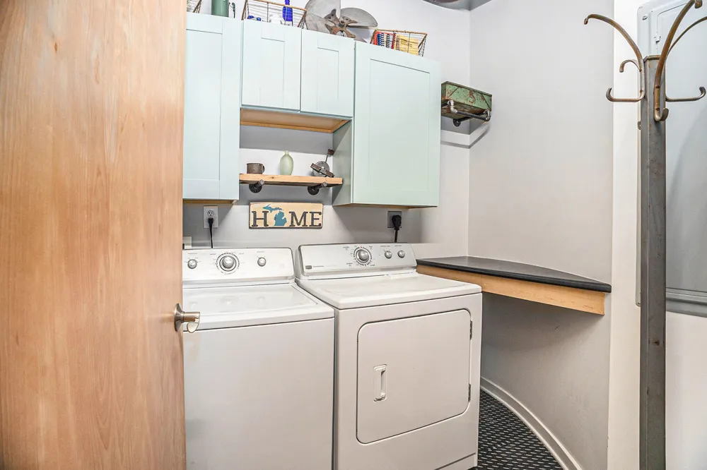 105 W Danaher Street #201 Ludington City, MI 49431