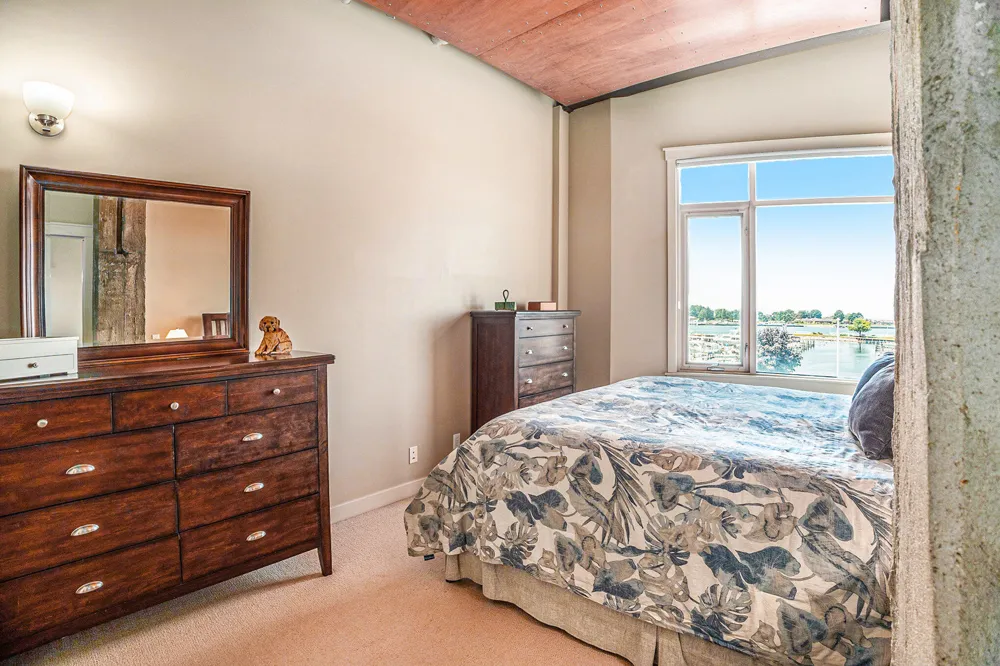 105 W Danaher Street #201 Ludington City, MI 49431