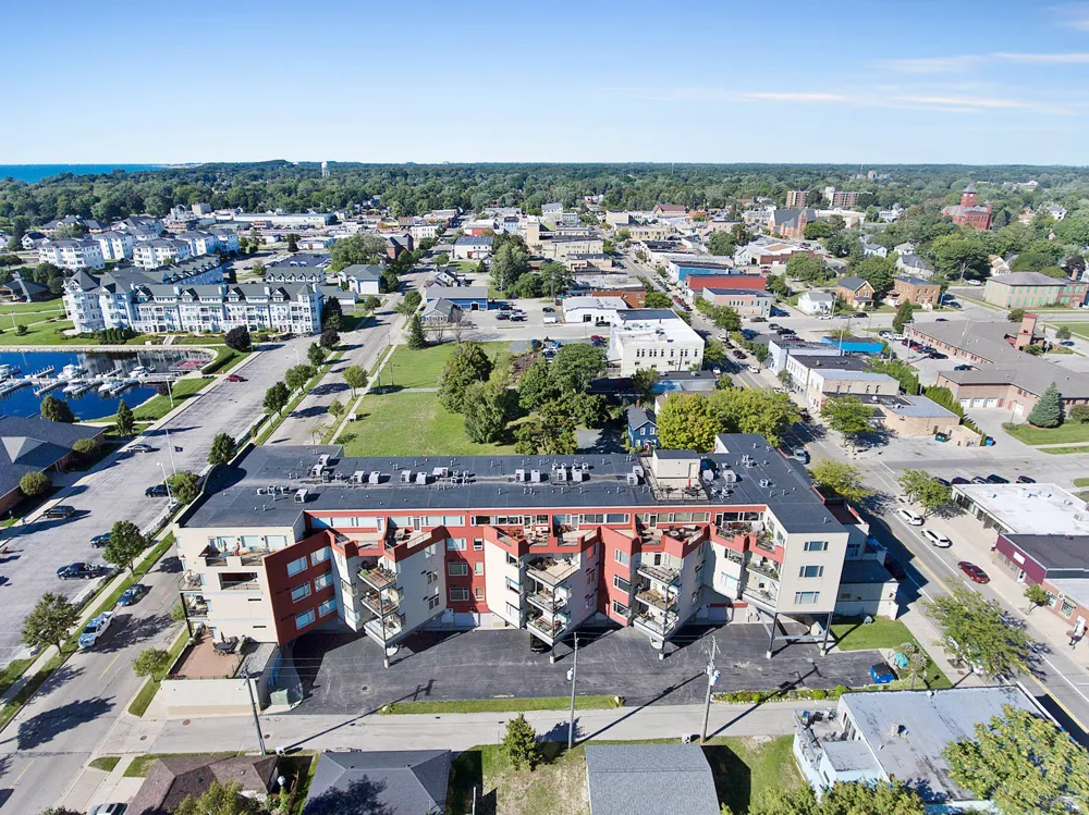 105 W Danaher Street #201 Ludington City, MI 49431