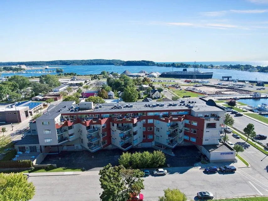 105 W Danaher Street #201 Ludington City, MI 49431