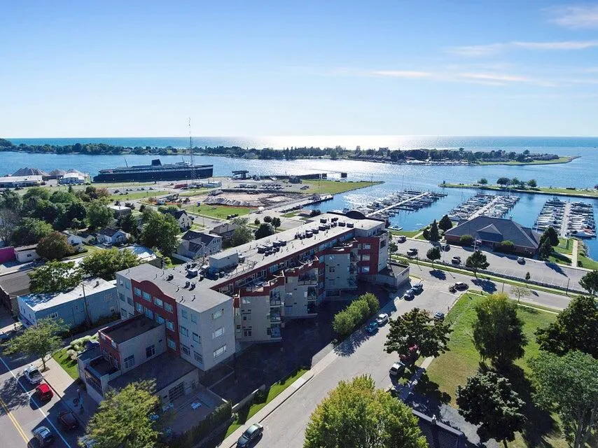 105 W Danaher Street #201 Ludington City, MI 49431