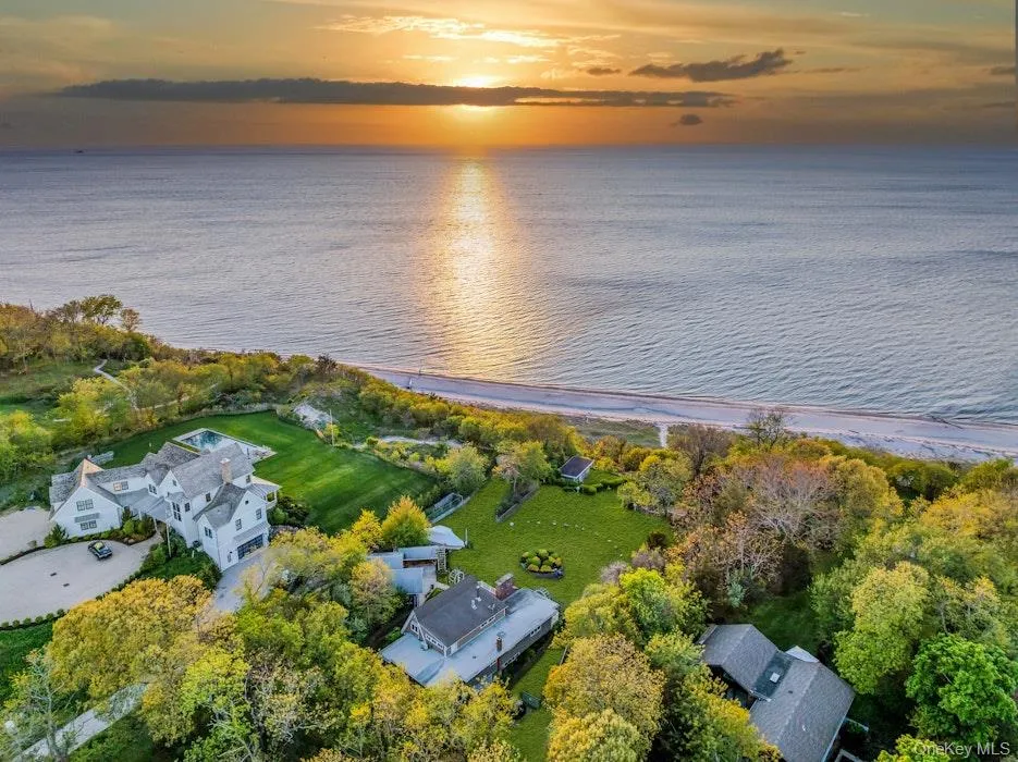 995 Red Fox Road Mattituck, NY 11952