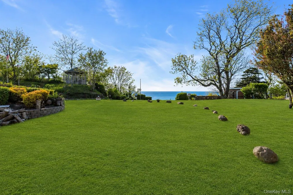 995 Red Fox Road Mattituck, NY 11952