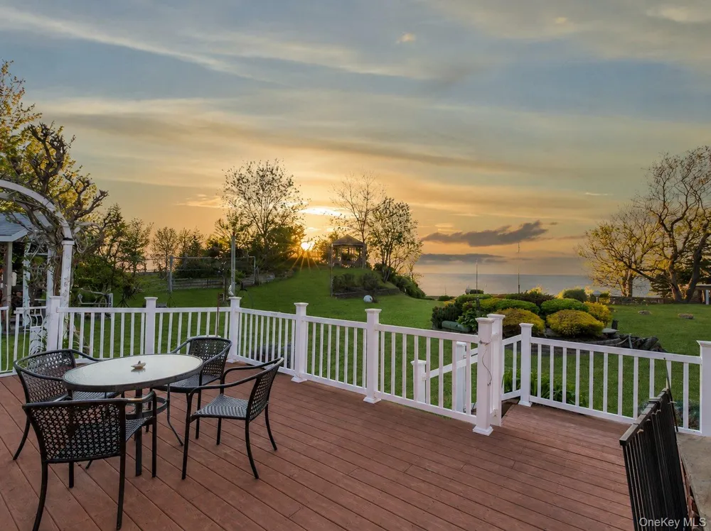 995 Red Fox Road Mattituck, NY 11952