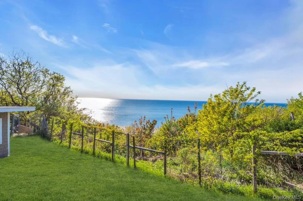 995 Red Fox Road Mattituck, NY 11952