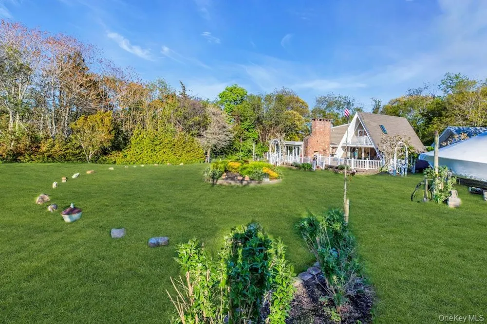 995 Red Fox Road Mattituck, NY 11952