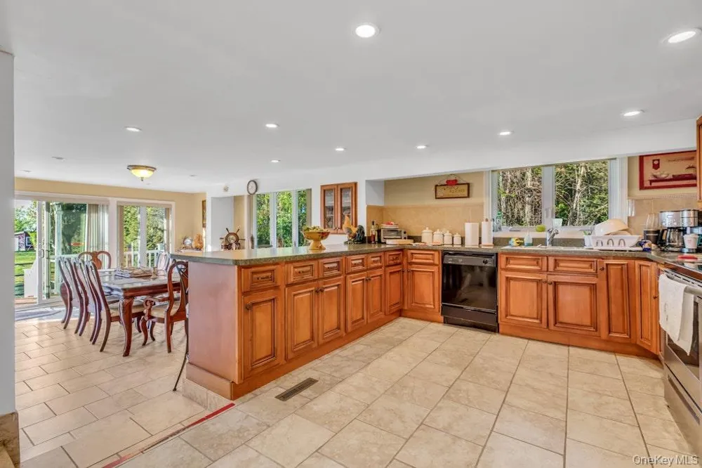 995 Red Fox Road Mattituck, NY 11952