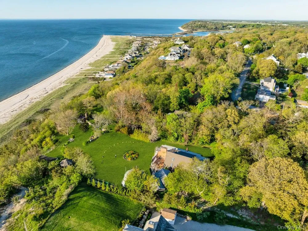 995 Red Fox Road Mattituck, NY 11952