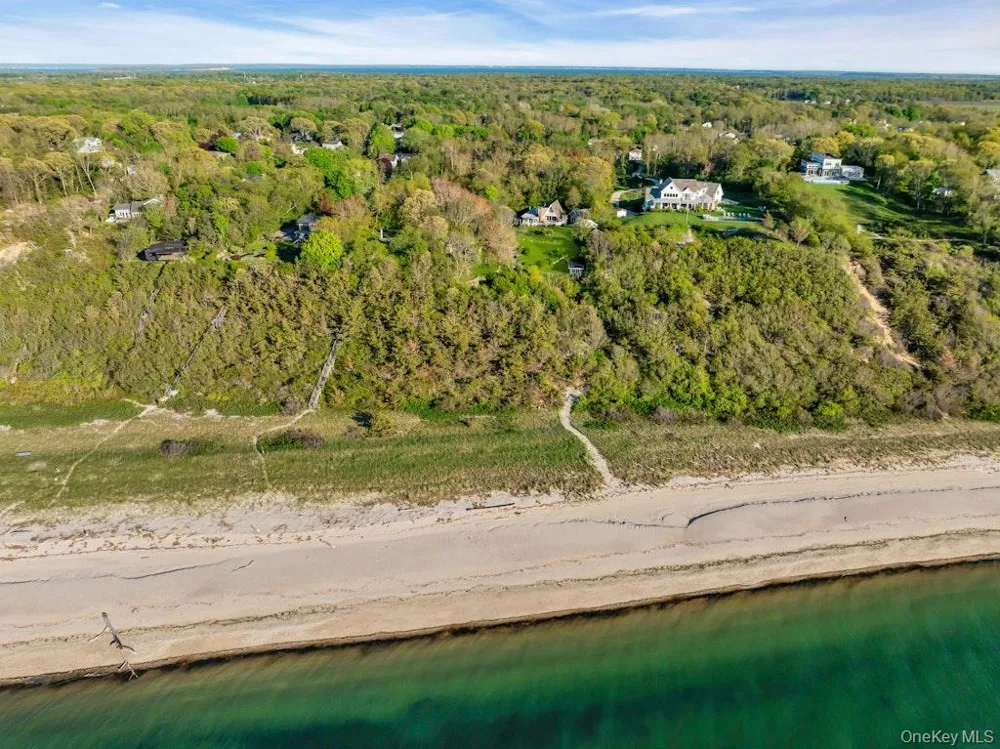 995 Red Fox Road Mattituck, NY 11952
