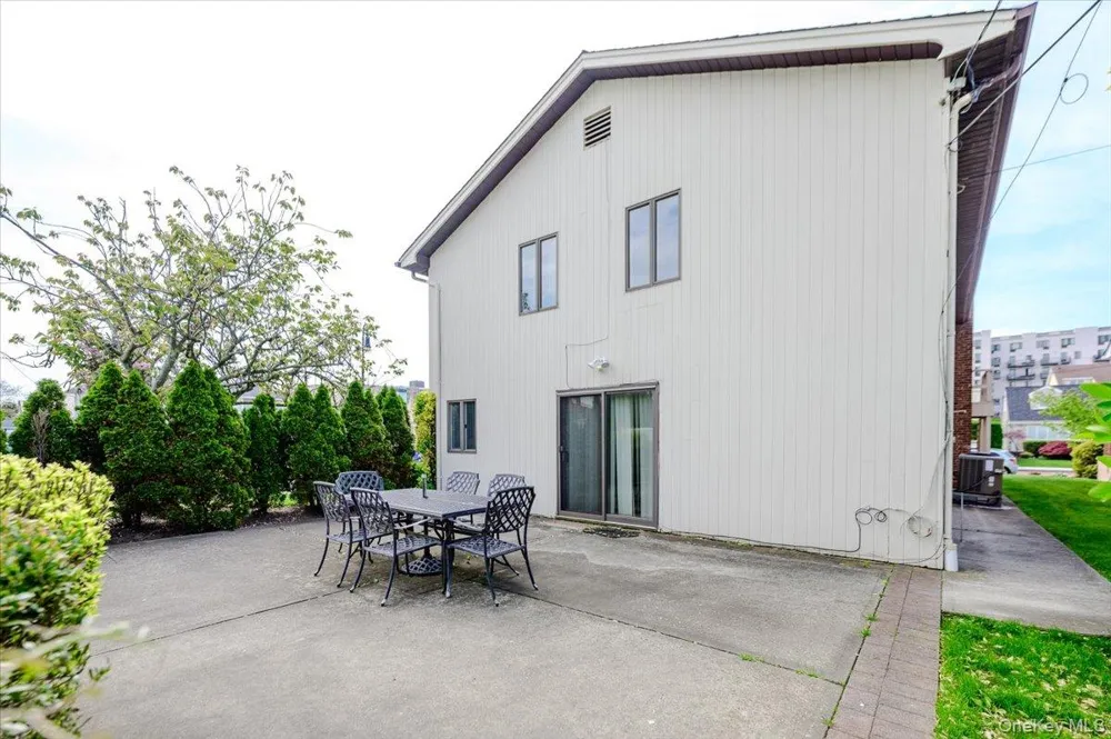 159 National Boulevard Long Beach, NY 11561