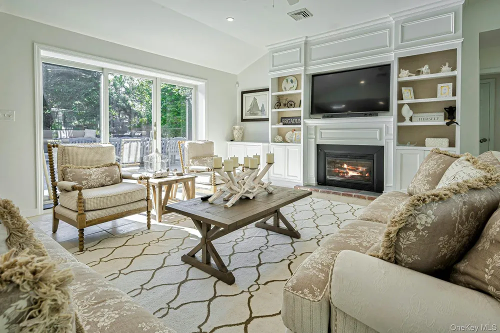 39 Sloop Walk Ocean Beach, NY 11770
