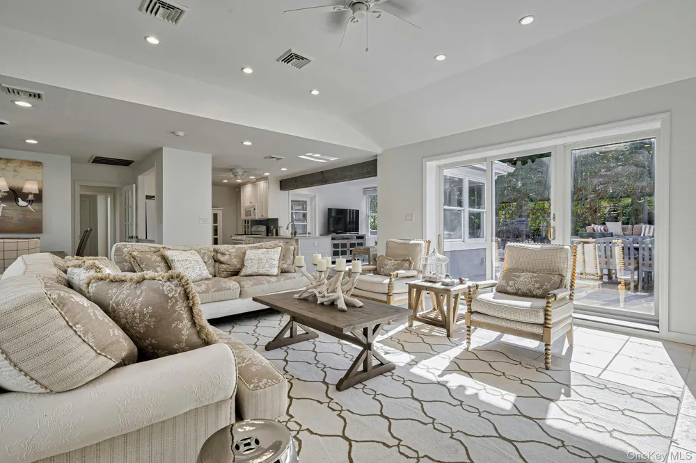 39 Sloop Walk Ocean Beach, NY 11770