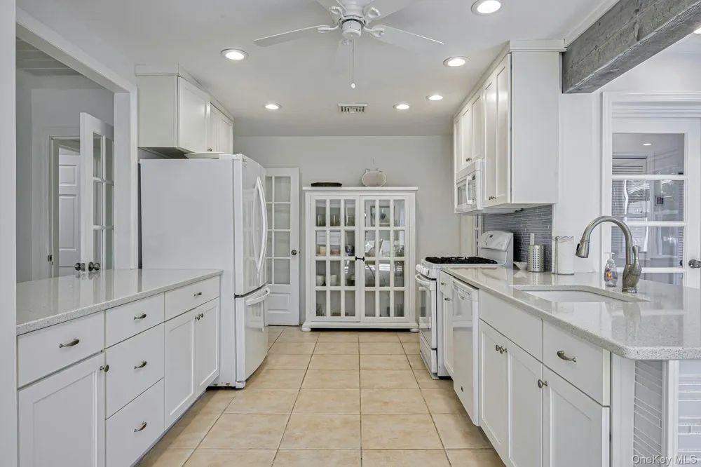 39 Sloop Walk Ocean Beach, NY 11770
