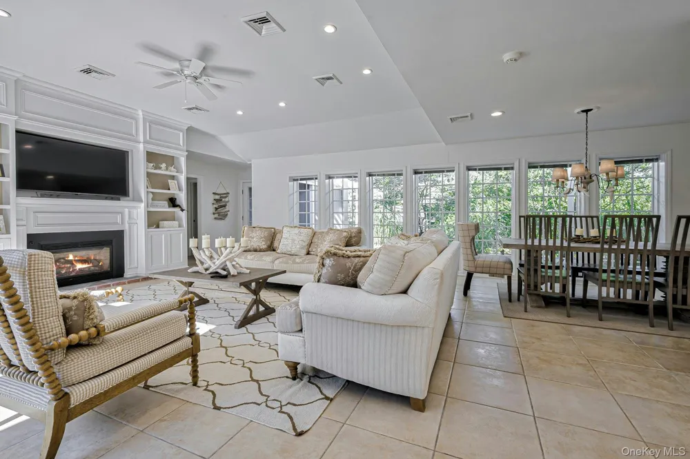 39 Sloop Walk Ocean Beach, NY 11770