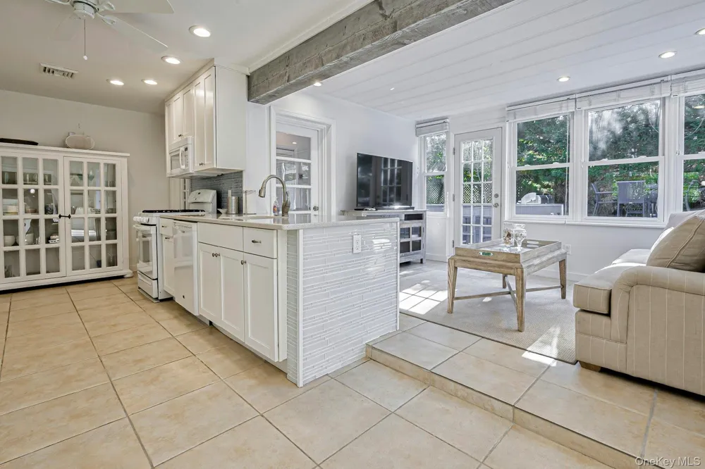 39 Sloop Walk Ocean Beach, NY 11770