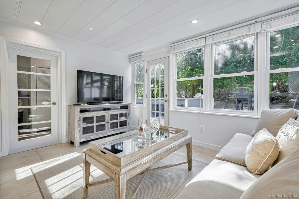 39 Sloop Walk Ocean Beach, NY 11770