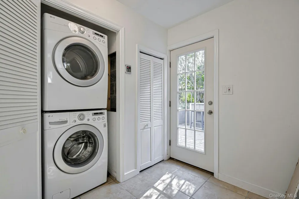 39 Sloop Walk Ocean Beach, NY 11770