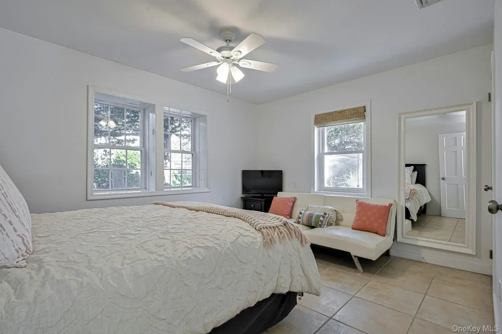 39 Sloop Walk Ocean Beach, NY 11770