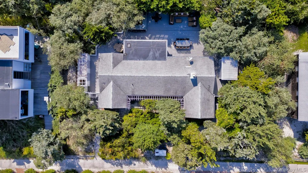 39 Sloop Walk Ocean Beach, NY 11770