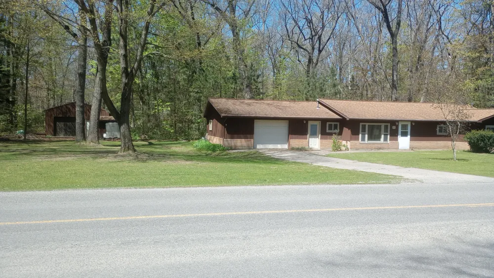 27 Campbell Road Fountain, MI 49410