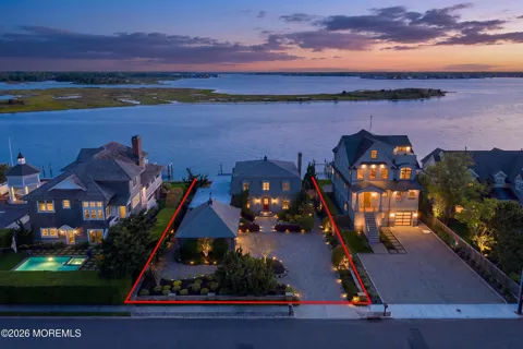 1010 Barnegat Lane