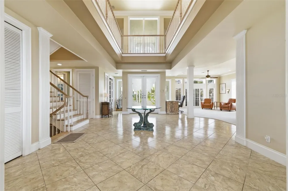 24 PINE CIRCLE Belleair, FL 33756