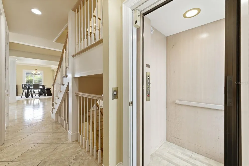 24 PINE CIRCLE Belleair, FL 33756