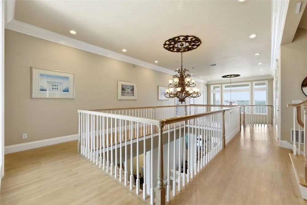 24 PINE CIRCLE Belleair, FL 33756