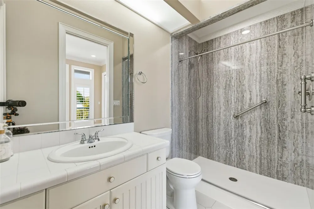 24 PINE CIRCLE Belleair, FL 33756