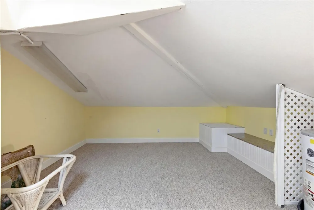 24 PINE CIRCLE Belleair, FL 33756